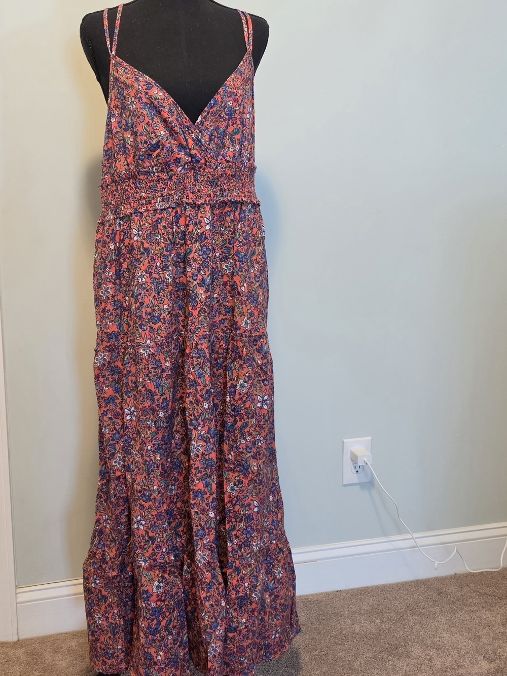 Women's V-Neck Floral Maxi Dress in Coral & Navy Large